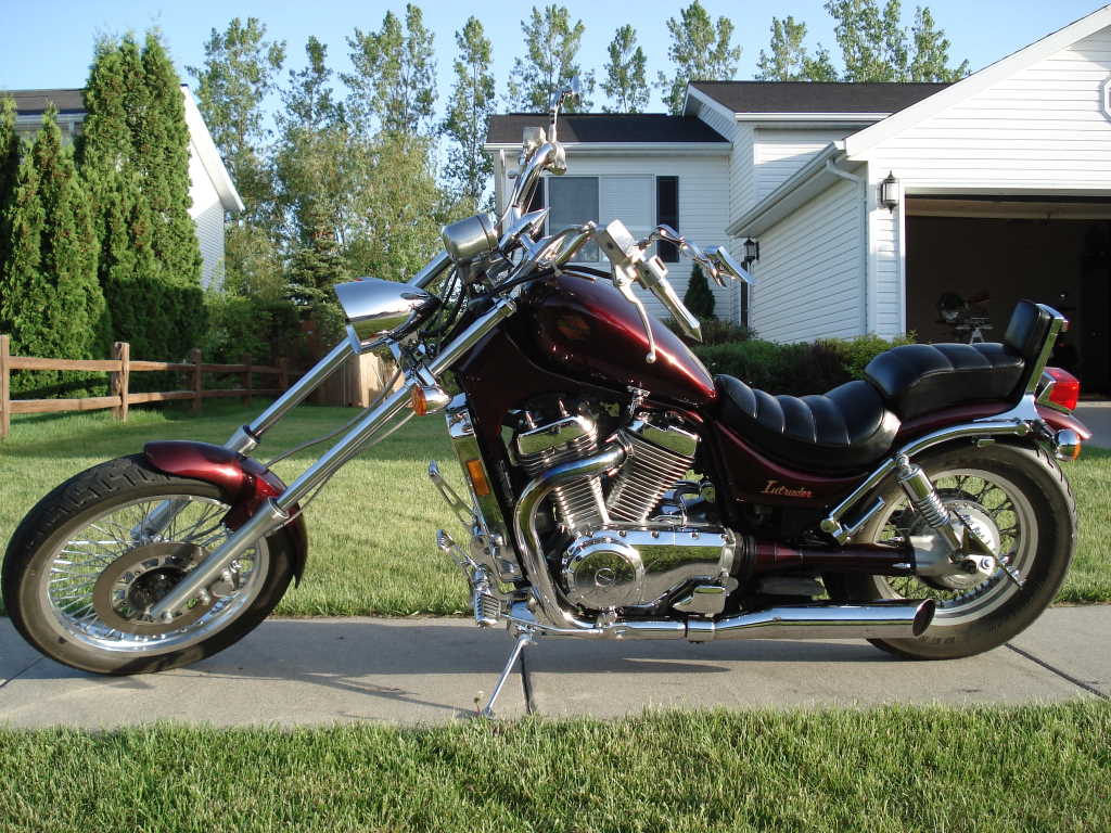 suzuki intruder vs700 bobber