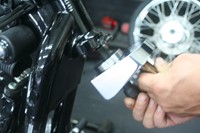  Insert the stem bolt through the bottom of the offset adapter and screw it into stem of the top tree